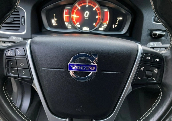 Volvo V60 cena 51900 przebieg: 250000, rok produkcji 2017 z Krapkowice małe 596